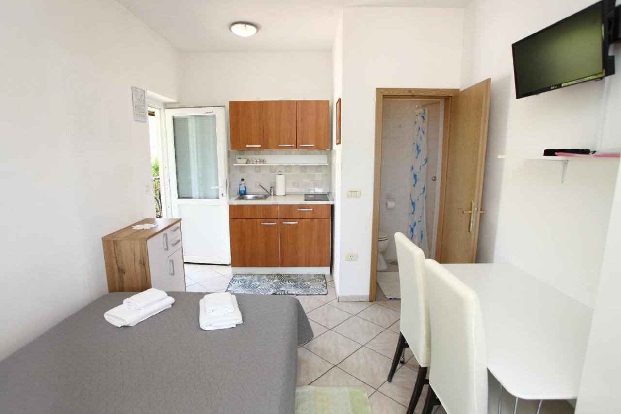 Bozena Studio Kneb Portoroz Exterior foto